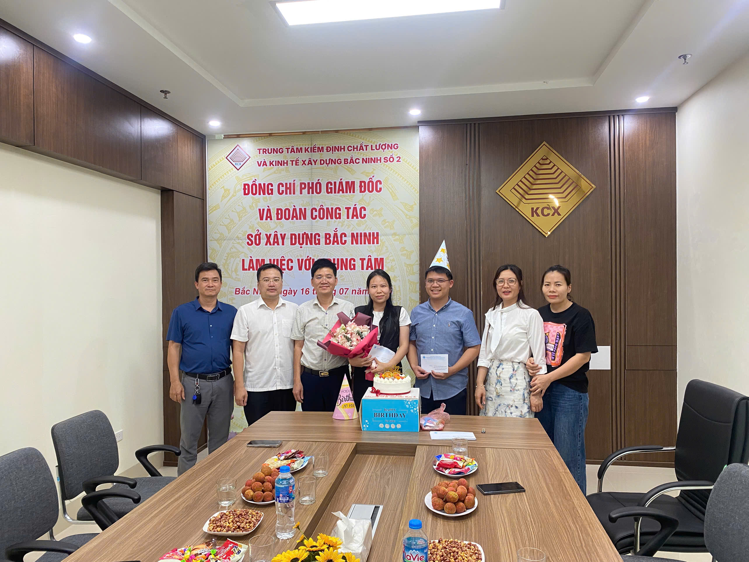 CÔNG ĐOÀN TRUNG TÂM TỔ CHỨC SINH NHẬT CHO ĐOÀN VIÊN CÔNG ĐOÀN CÓ NGÀY SINH TRONG THÁNG 5