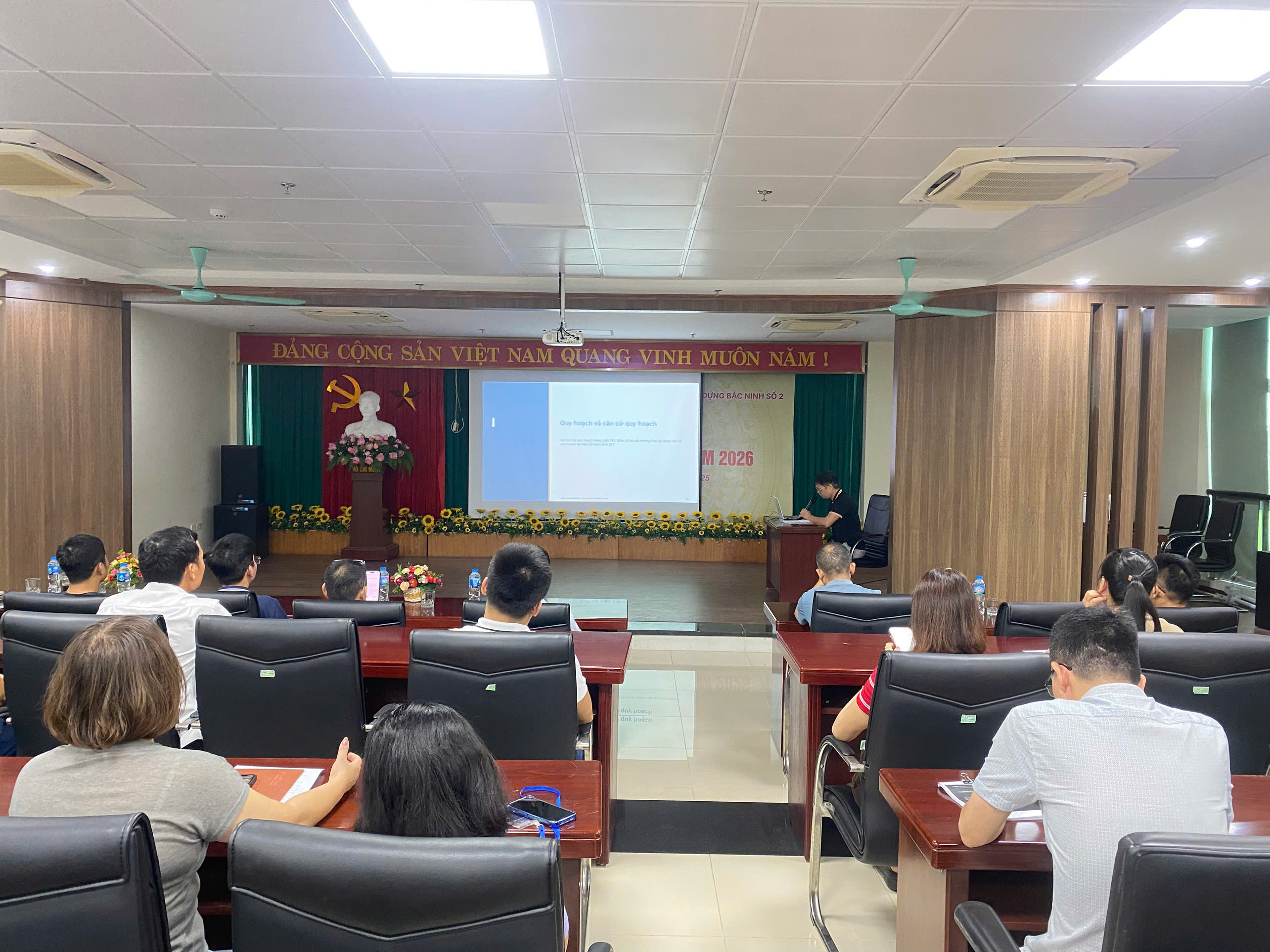 PHÒNG TƯ VẤN XÂY DỰNG TỔ CHỨC THUYẾT TRÌNH CHUYÊN ĐỀ VỀ LUẬT XÂY DỰNG NĂM 2025 VÀ CÁC NGHỊ ĐỊNH HƯỚNG DẪN THI HÀNH